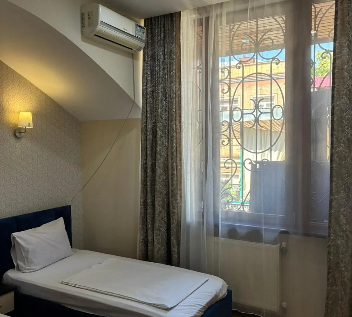 K17 Mini Hotel Tbilisi Värdshus